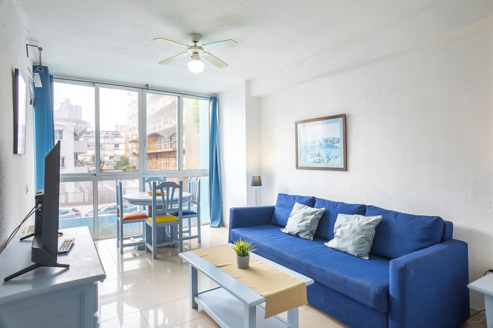 El Velero Apartments 8/26