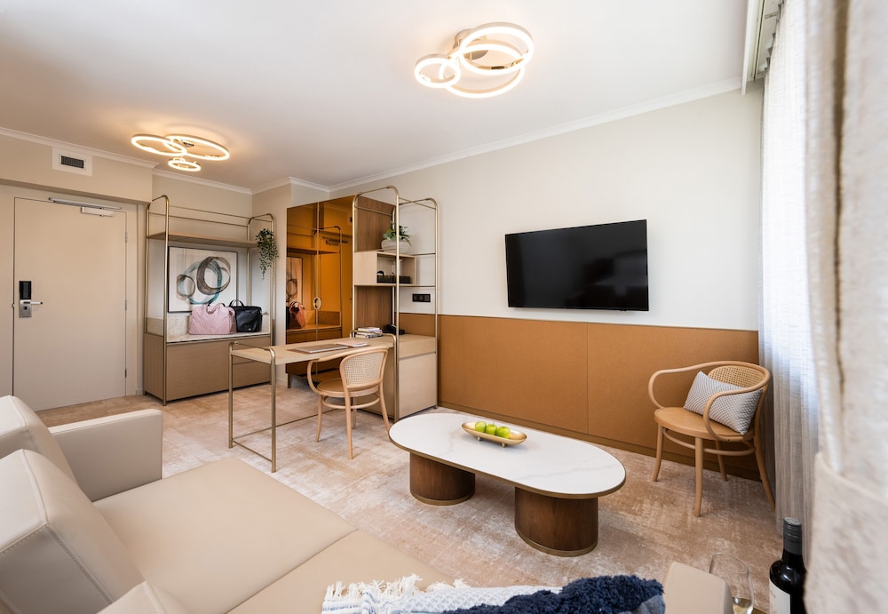 Mantra Terrace Hotel 43/67
