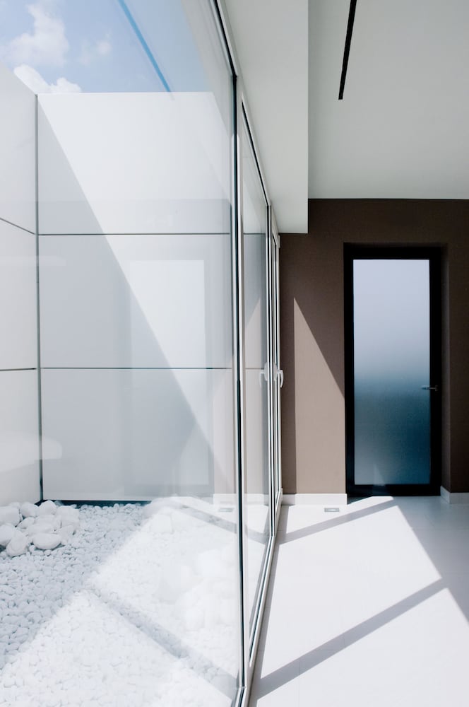 Carbon Hotel 17/61