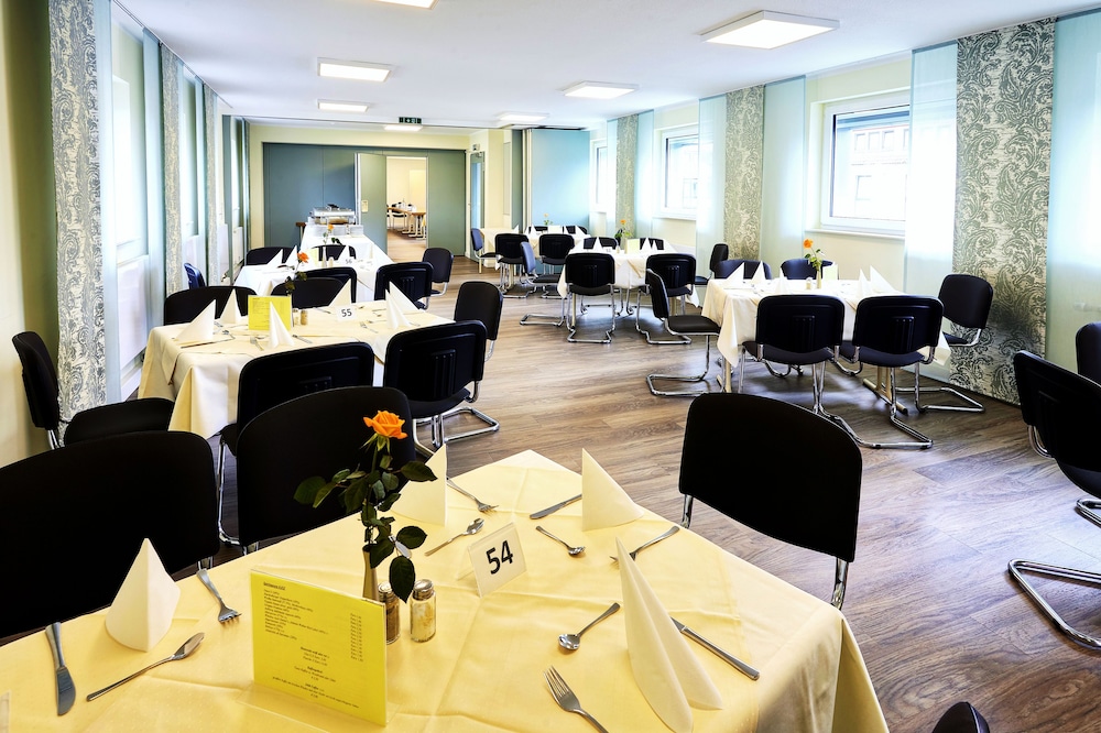 Hotel Rennschuh 38/49