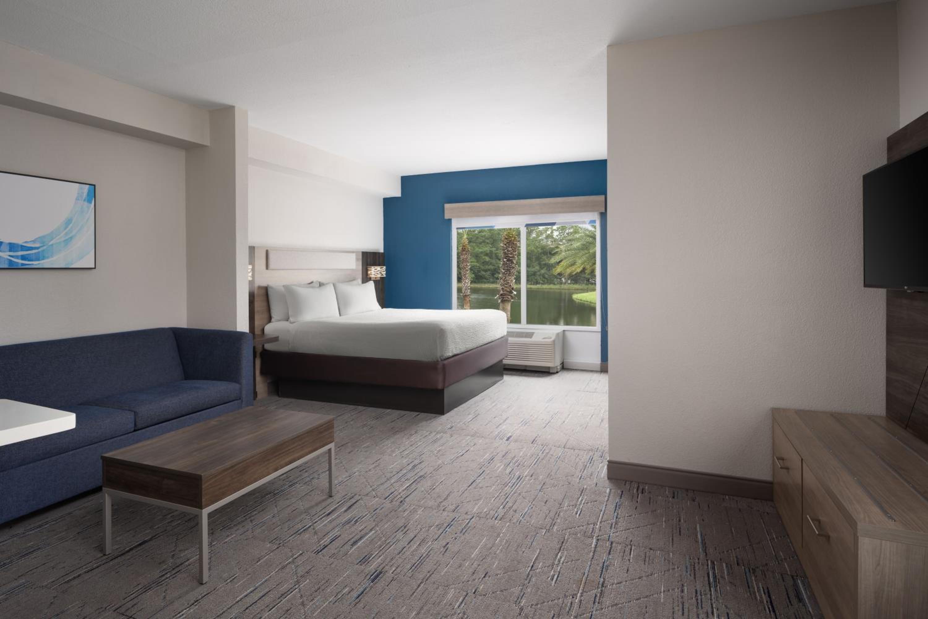 Suite, King Bed, Sofa