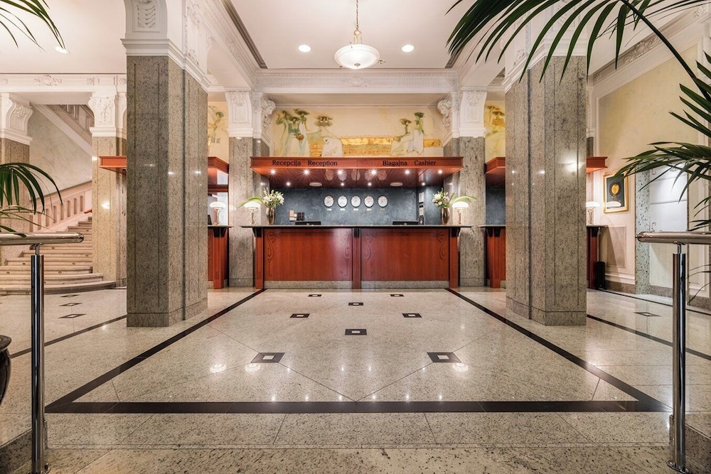 Grand Hotel Union Eurostars (ex Grand Hotel Union) 10/81