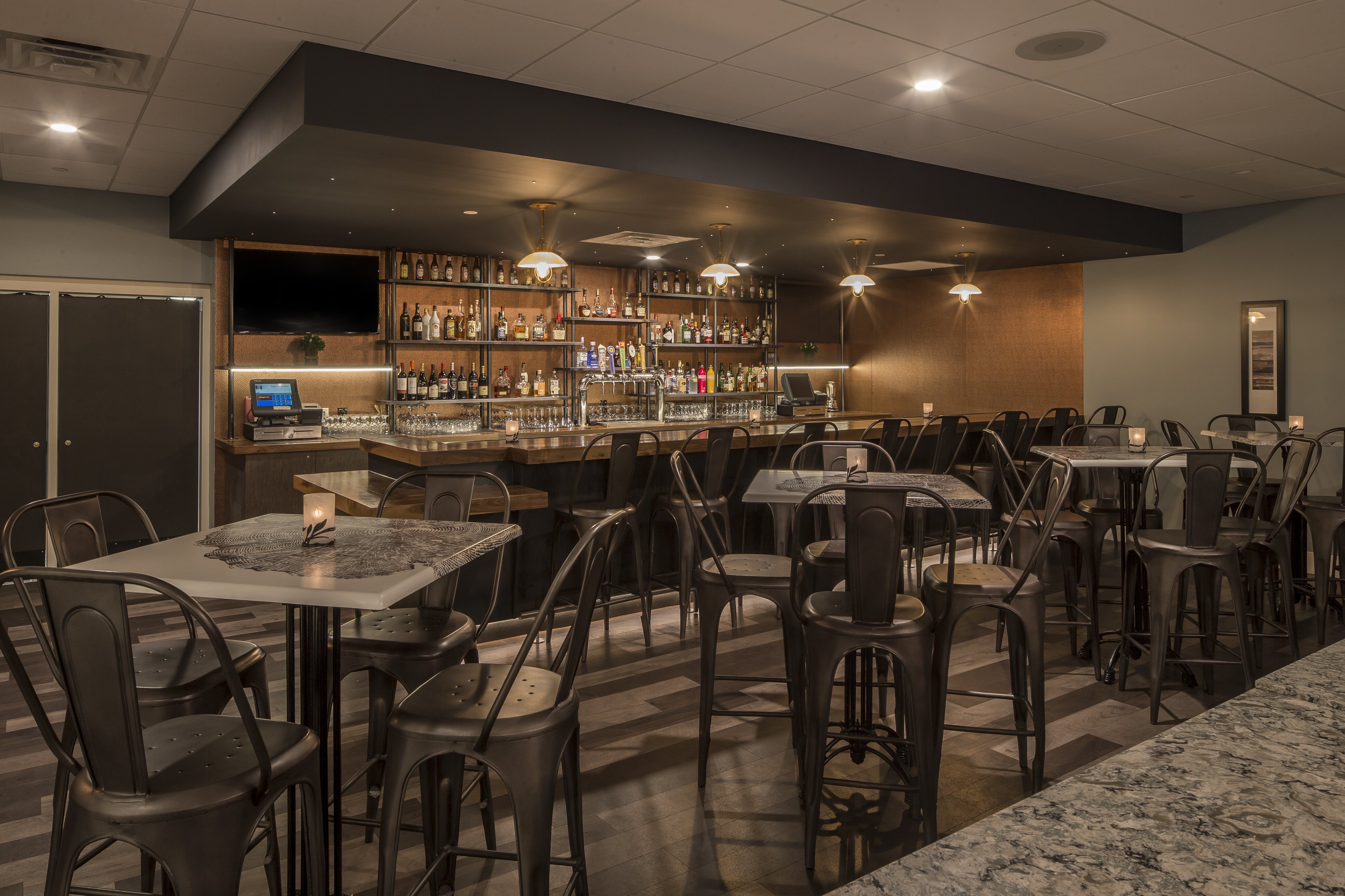 Crowne Plaza Suites Pittsburgh South 52/76