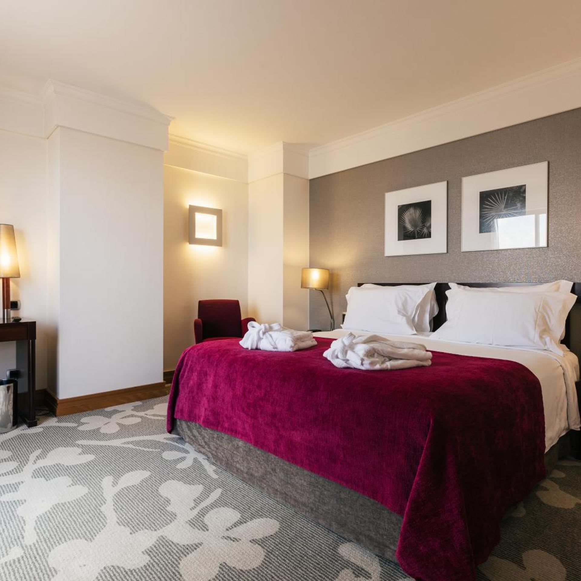 جناح جونيور، Marques de Pombal Hotel 3/6