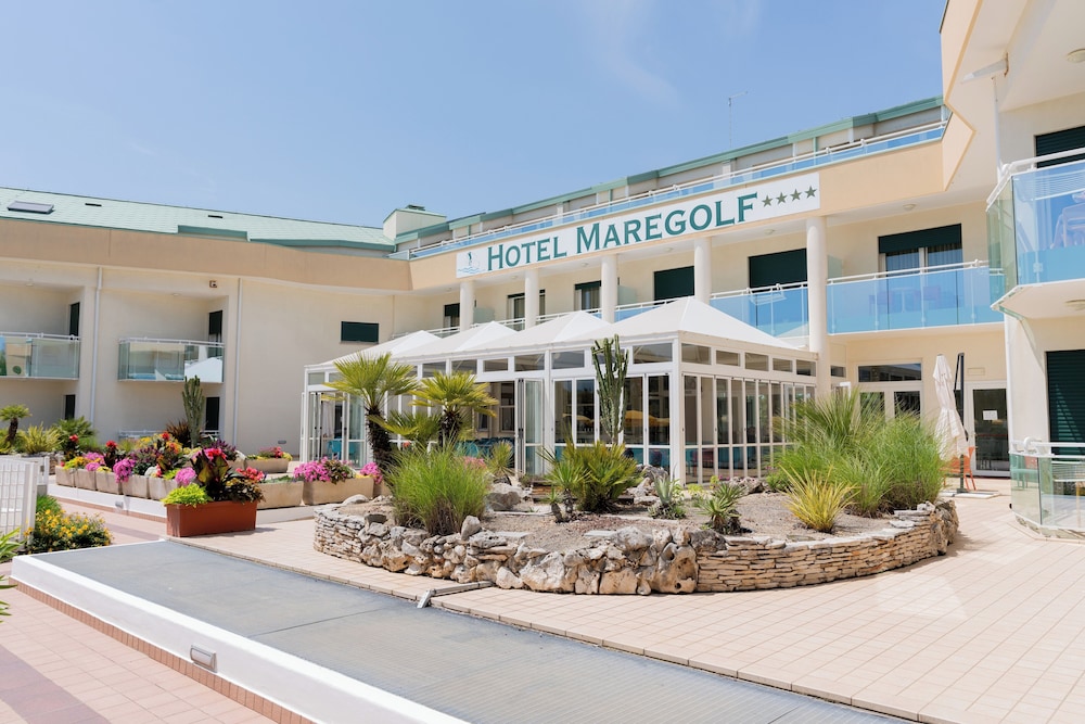 HOTEL MAREGOLF 5/46
