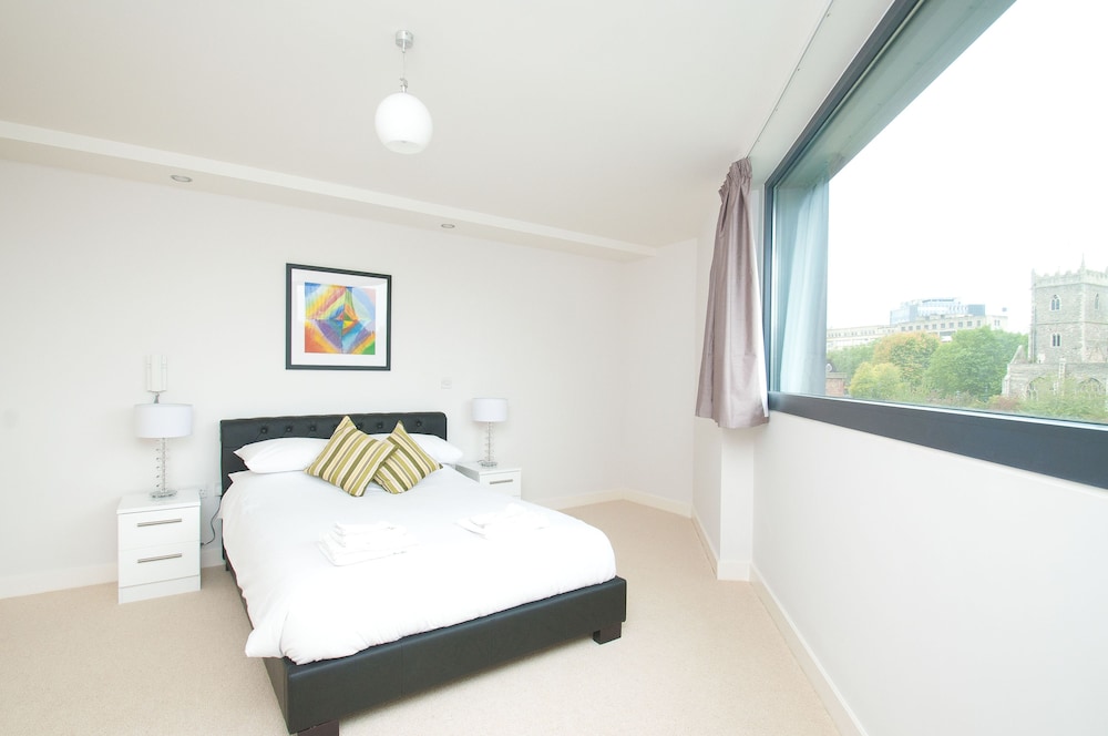 Cleyro Serviced Apartments - Finzels Reach 17/50