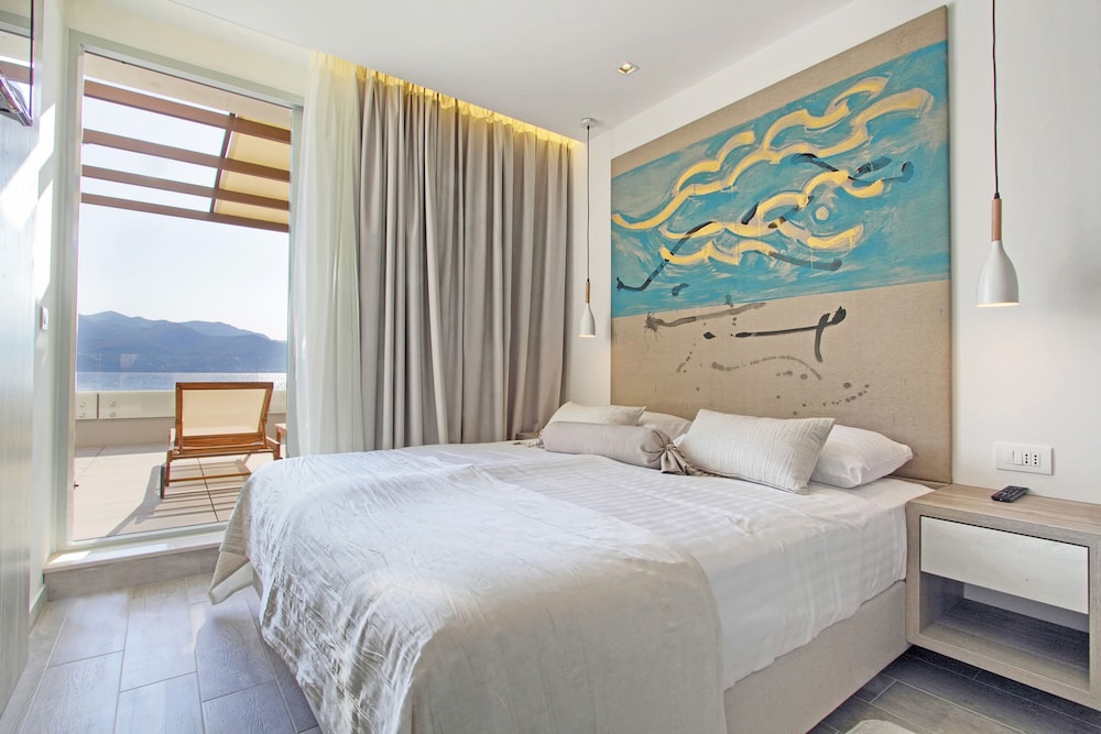 Kalamota Beach House 13/68