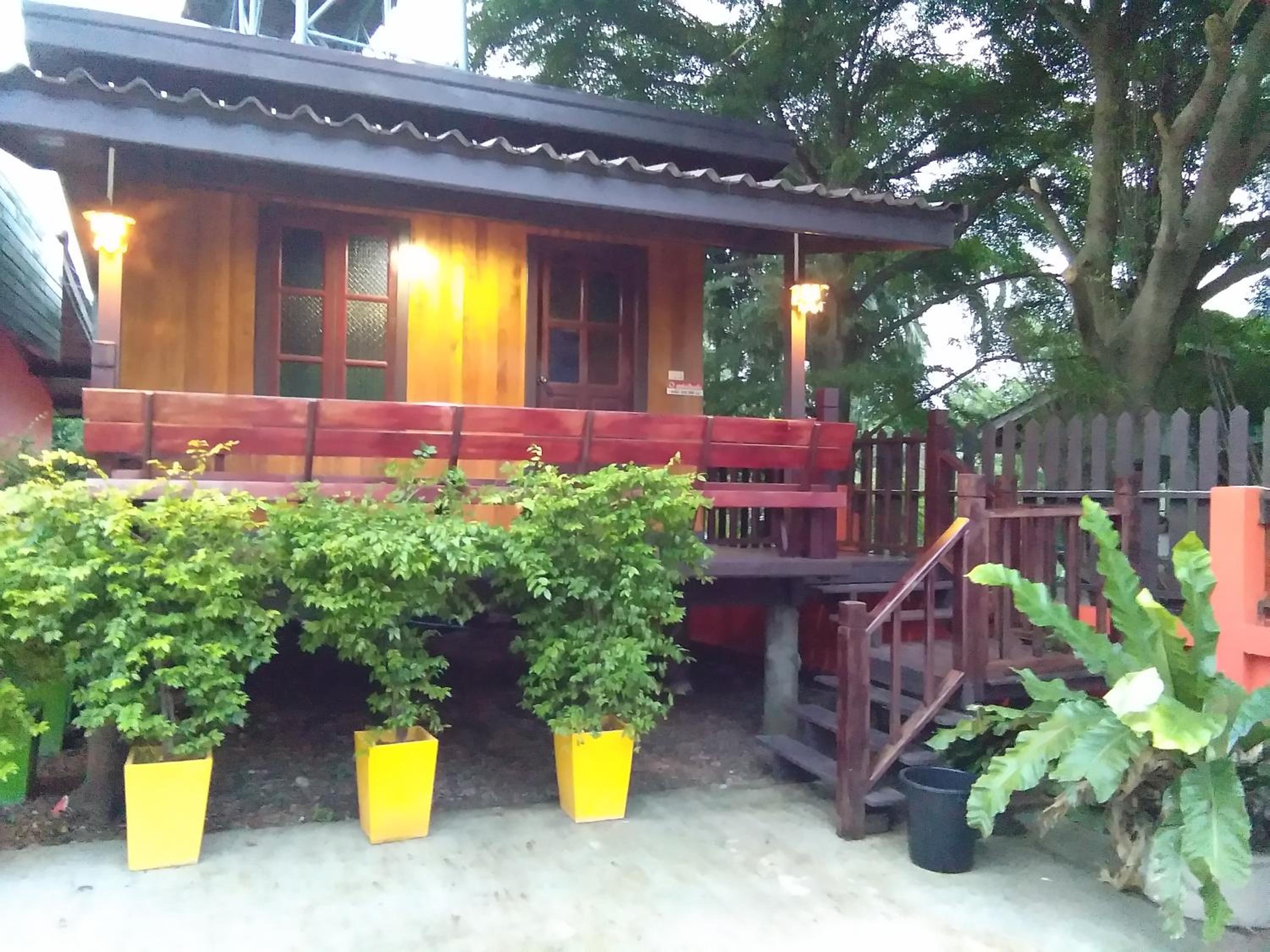 Pooma Resort 4/88