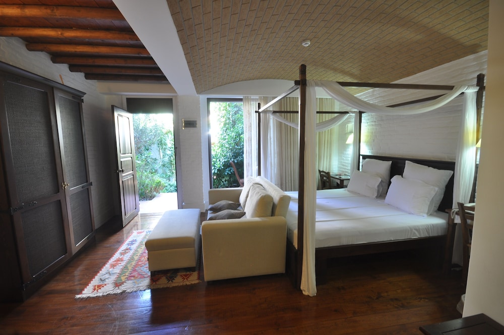 El Vino Hotel Suites photo2