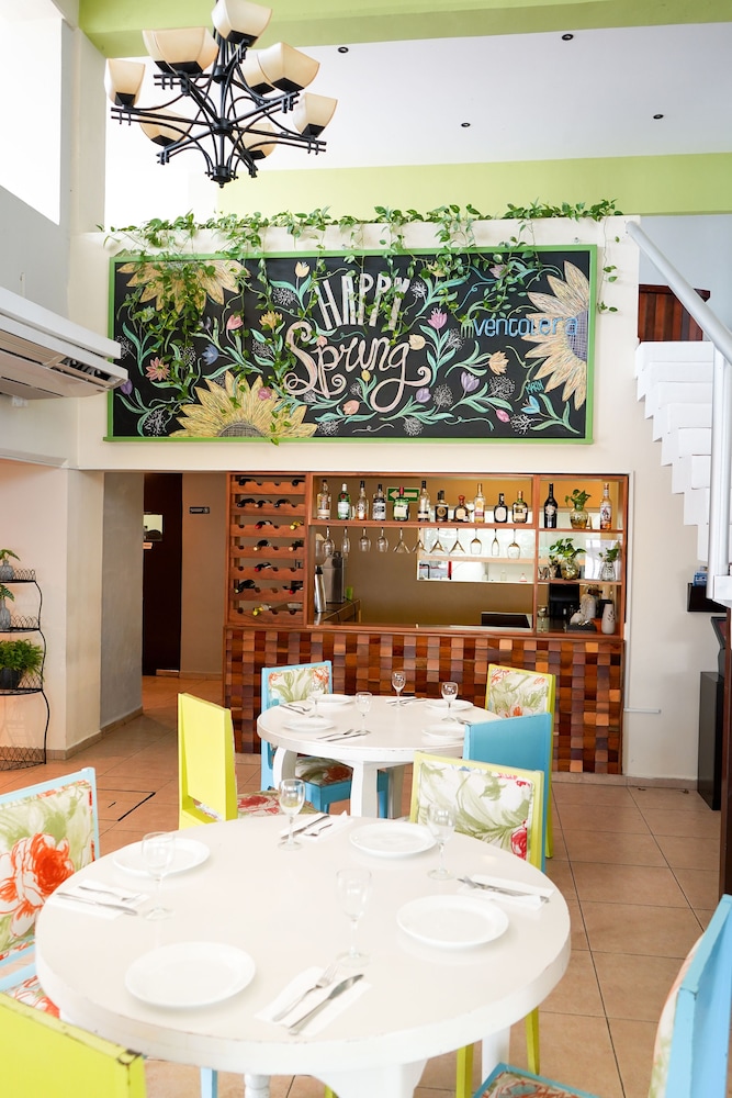 TRYP by Wyndham Chetumal 34/42