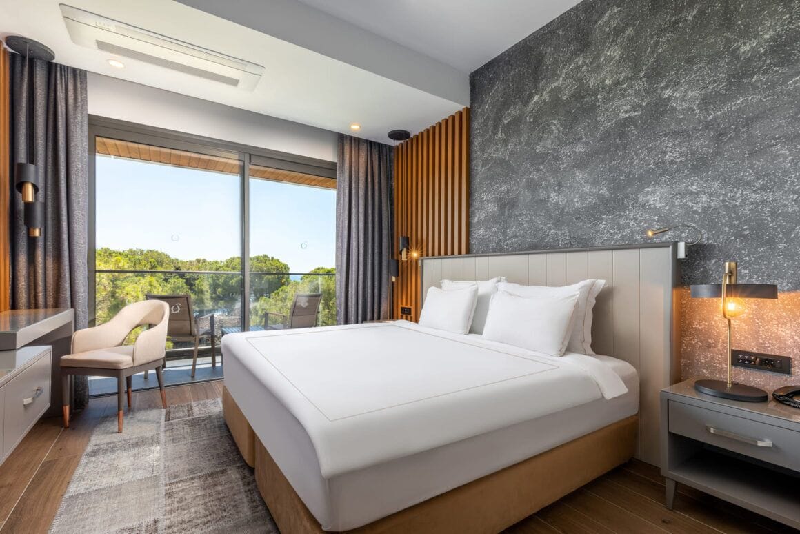 COMFORT ROOM MAINBUILDING SEA VIEW