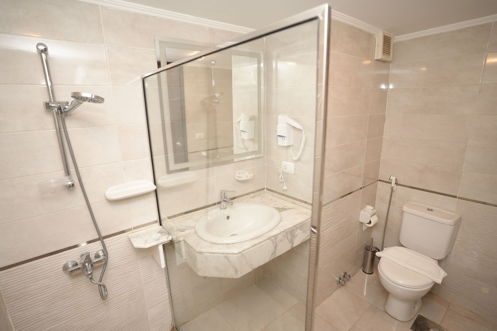 Mar Charbel Hotel 52/55
