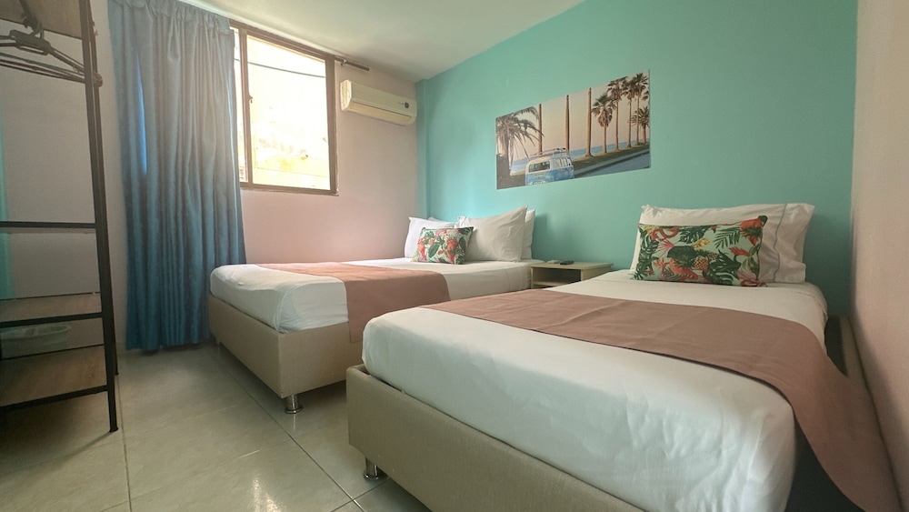 Hotel Taybo Beach 31/83
