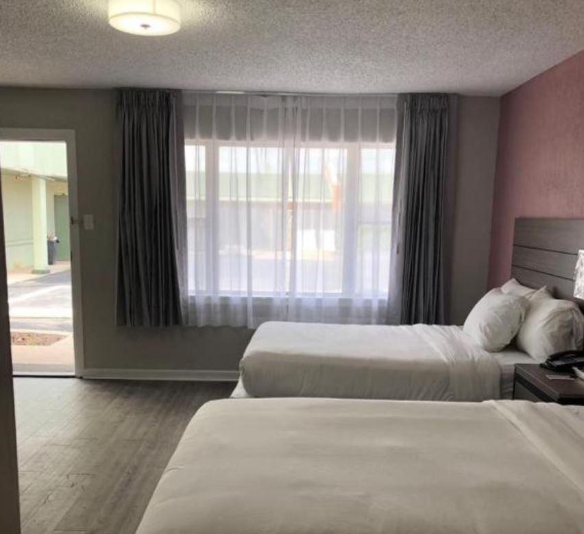 SUITE, 2 DOUBLE BEDS