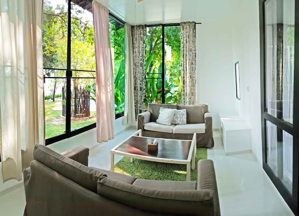 Vorona Resort 24/50