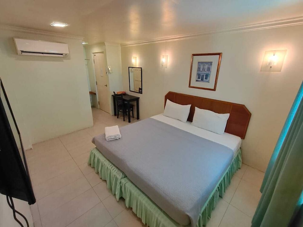 Johan Travellers Lodge 19/42