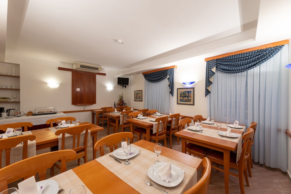 Hotel Villa Fontana 35/50