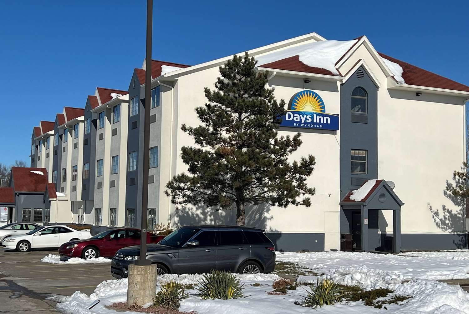 Days Inn by Wyndham near Kansas Speedway 1/13