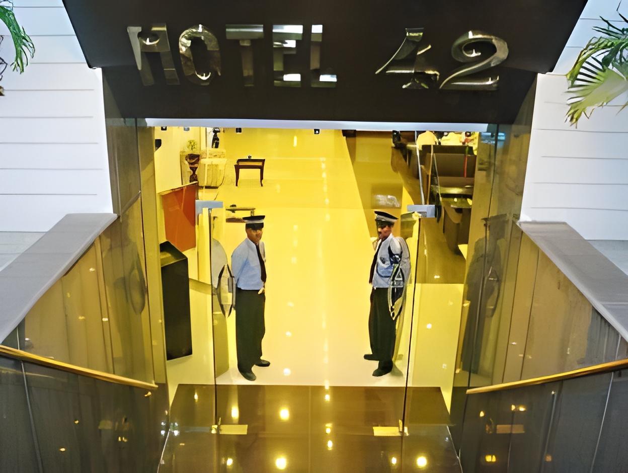 HOTEL 42 7/25