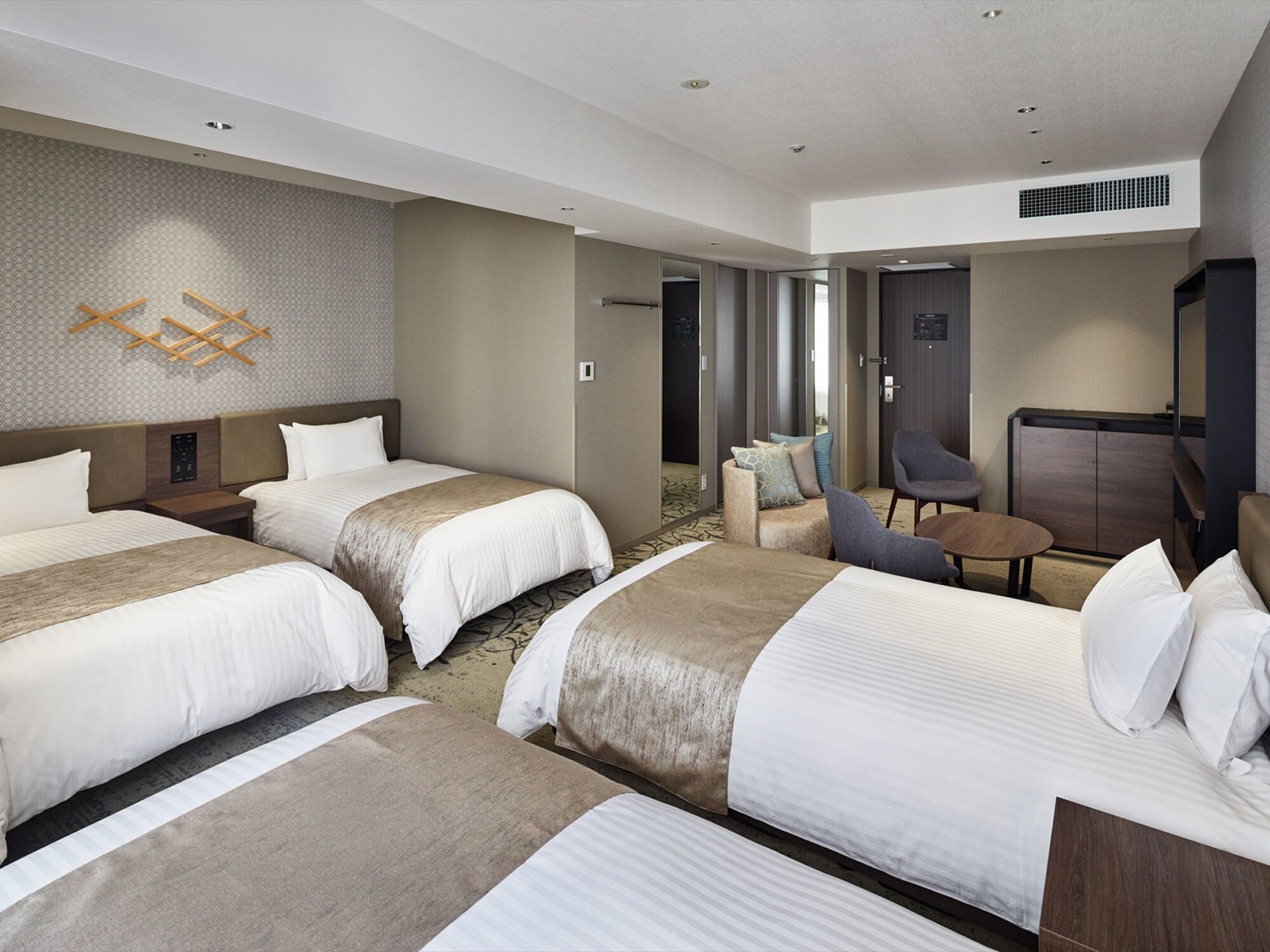 FAMILY, 4 BEDS