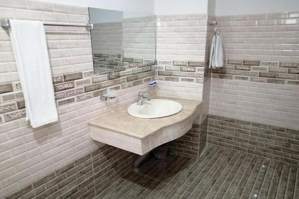 Hotel Crown Inn 46/46