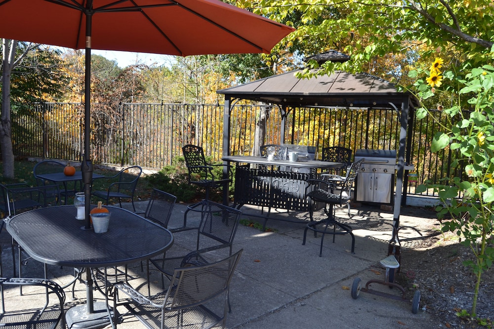 Cascades Inn 51/70
