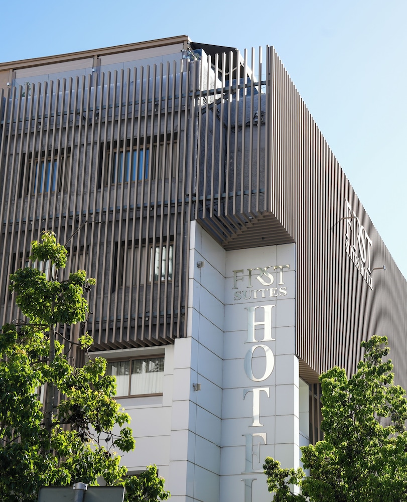 First Suites Hotel 5/35