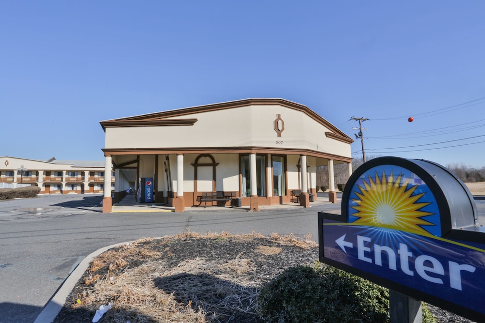 Days Inn by Wyndham Wrightstown 3/50