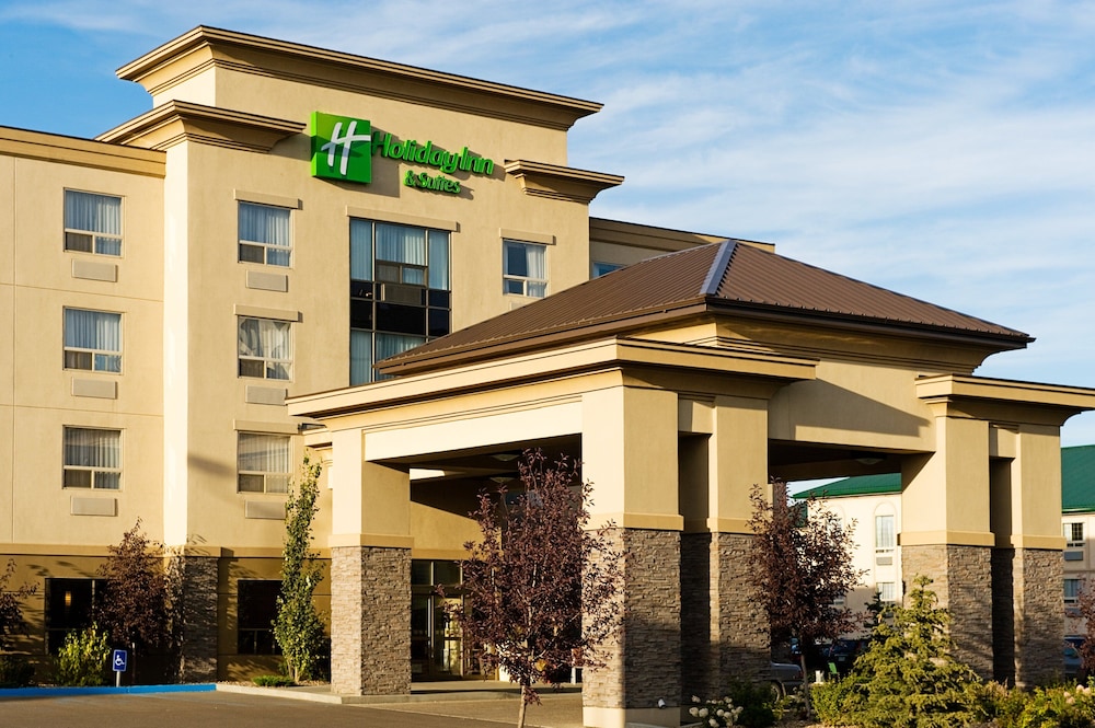 HOLIDAY INN HOTEL SUITES LLOYDMINSTER