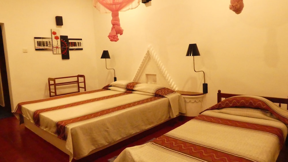 Hotel Hemadan 15/50