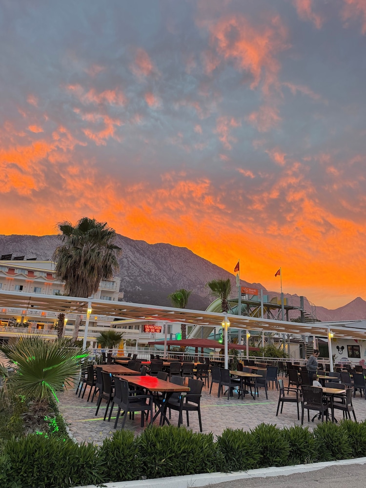 SL La Perla Hotel Kemer 47/50