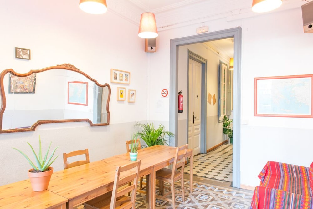 Soul Backpackers Barcelona 12/24