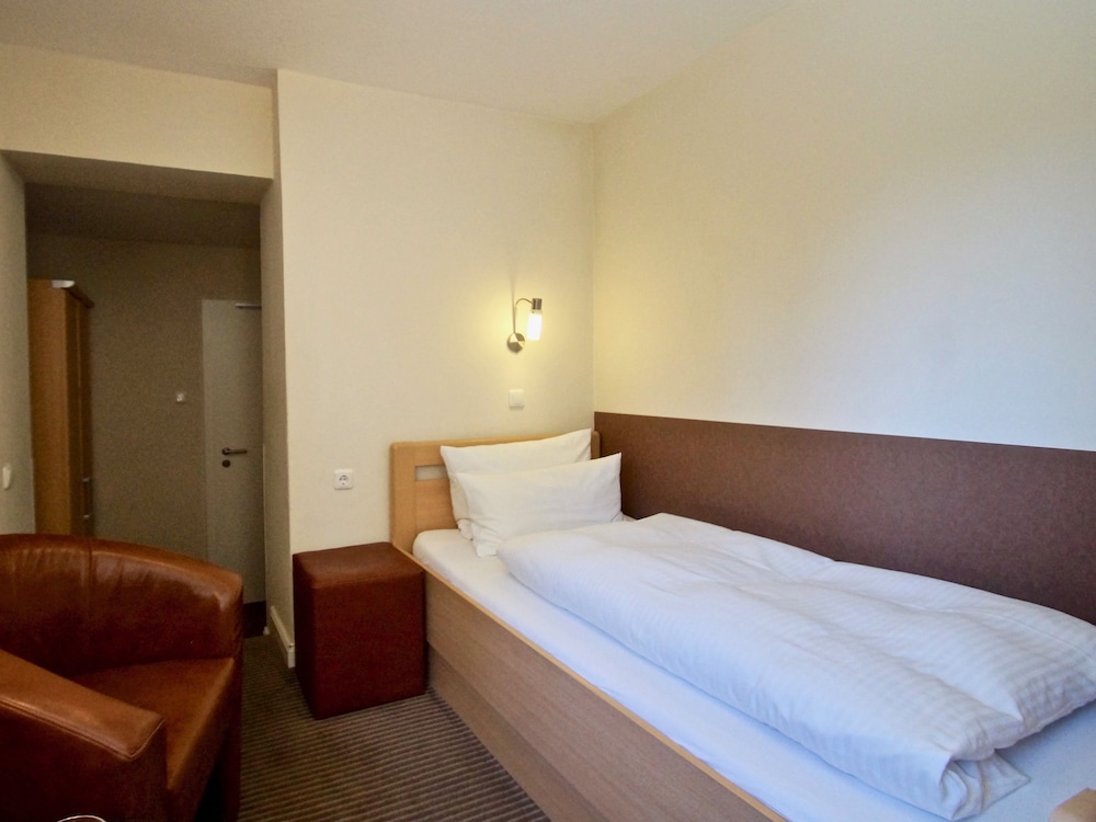 Economy, Single, Single Bed, Private Bathroom