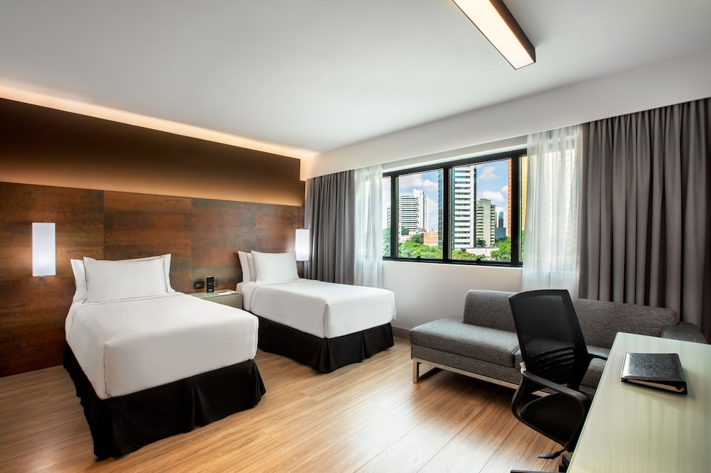 Melia Ibirapuera 33/77