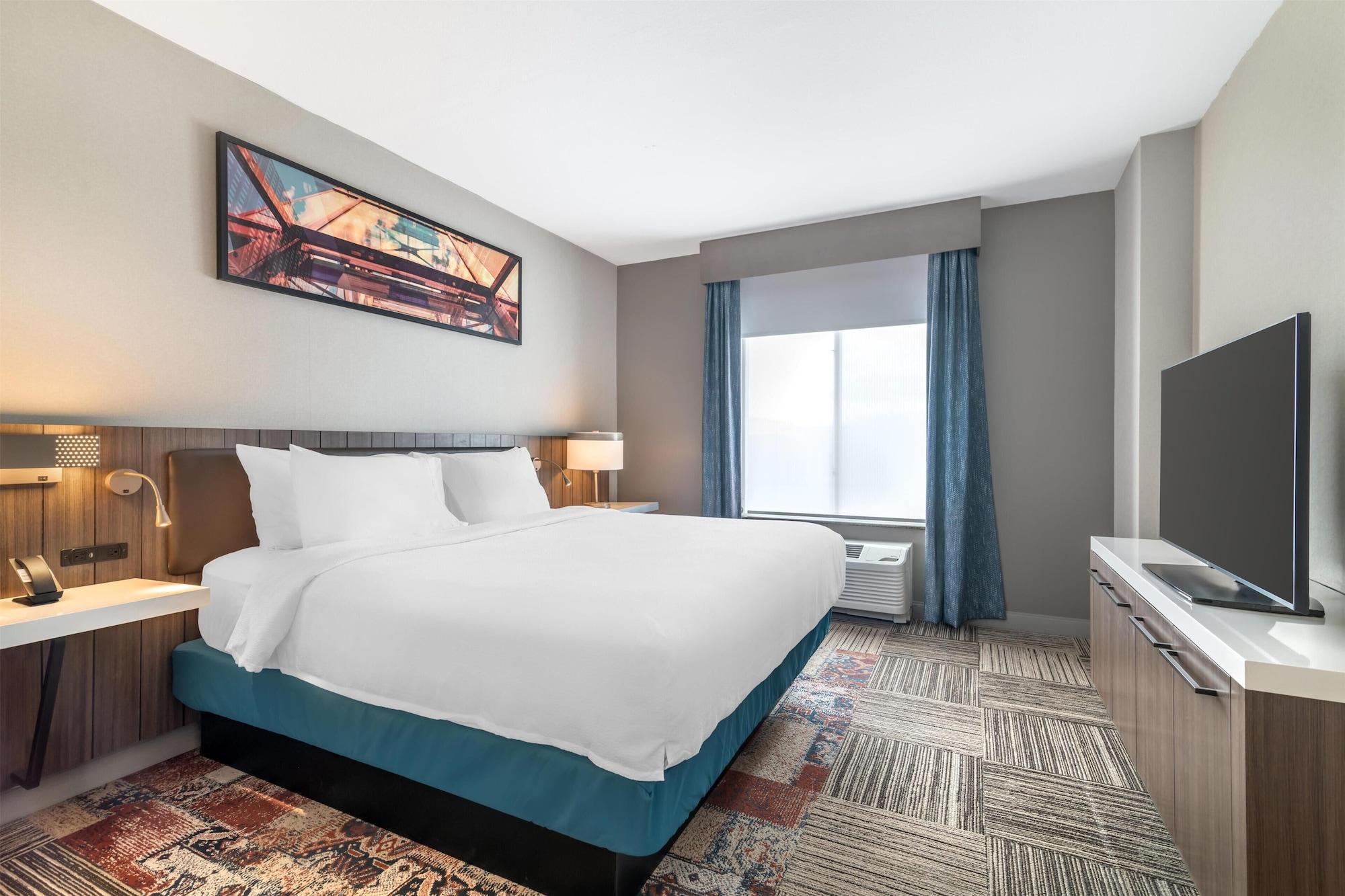 Evolution, Suite, King Bed