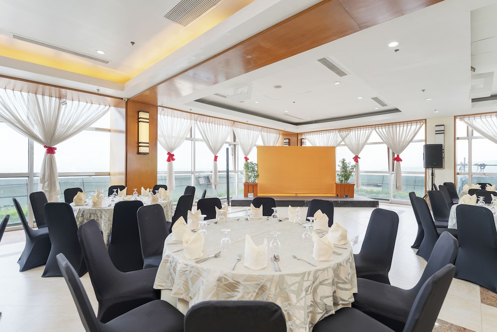 Crown Regency Hotel and Towers Cebu City 37/47