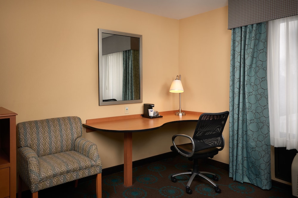 Hampton Inn & Suites Canton 45/54