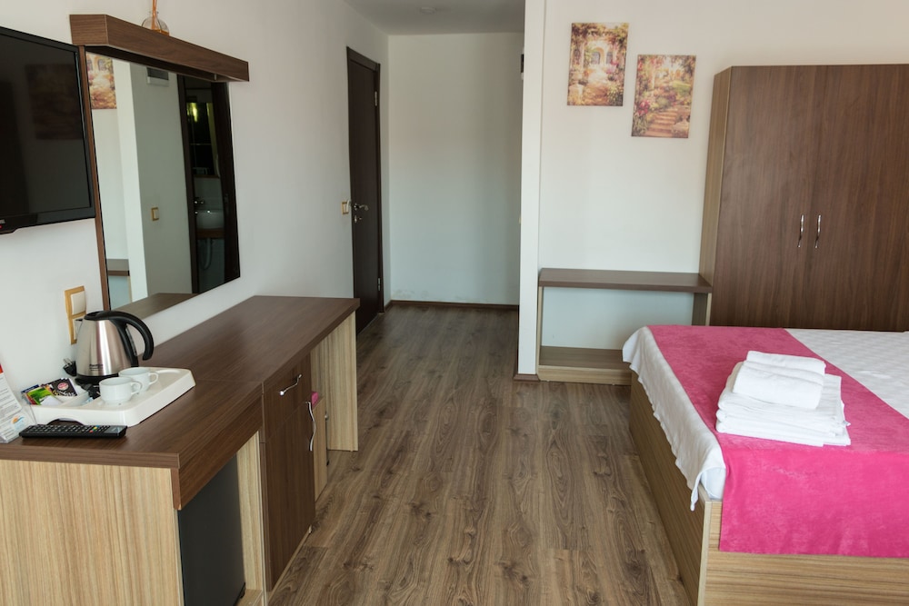 Eden Pyara Hotel Turunc 70/106