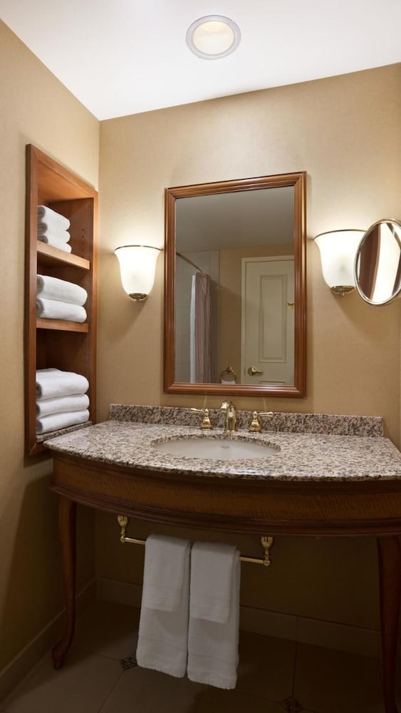 Harrah's Joliet - A Caesars Rewards Destination 60/70