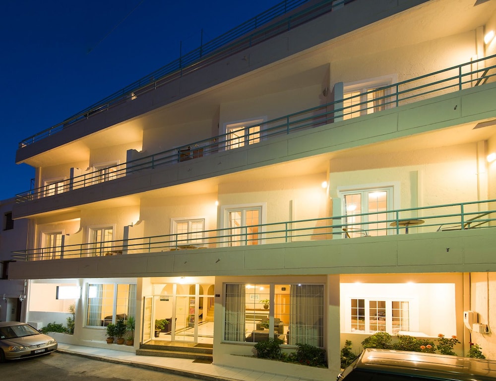 Creta Hotel 2/24