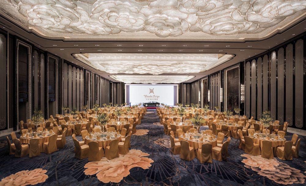 Wanda Reign Chengdu 35/45