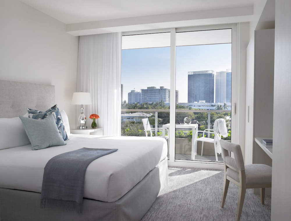 Grand Beach Hotel Bay Harbor 12/64