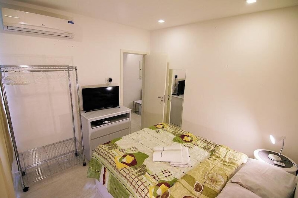 Rio Spot Apartments U033 12/18