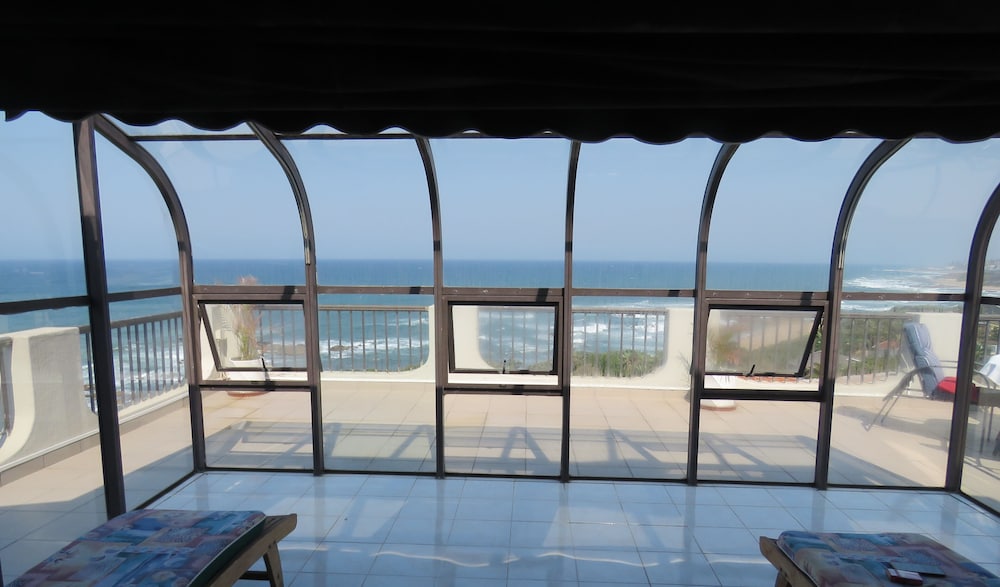 Beachcomber Bay Guest House 23/50
