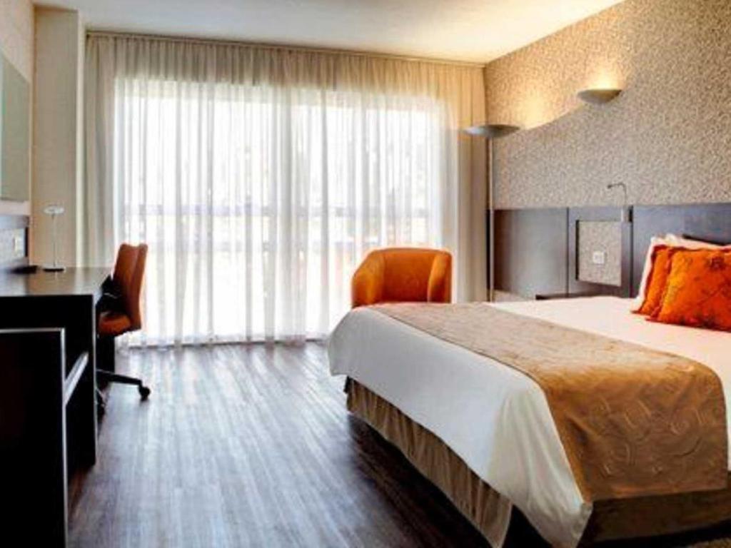 Upgrade, Queen Bed، Quality Hotel Curitiba 5/6