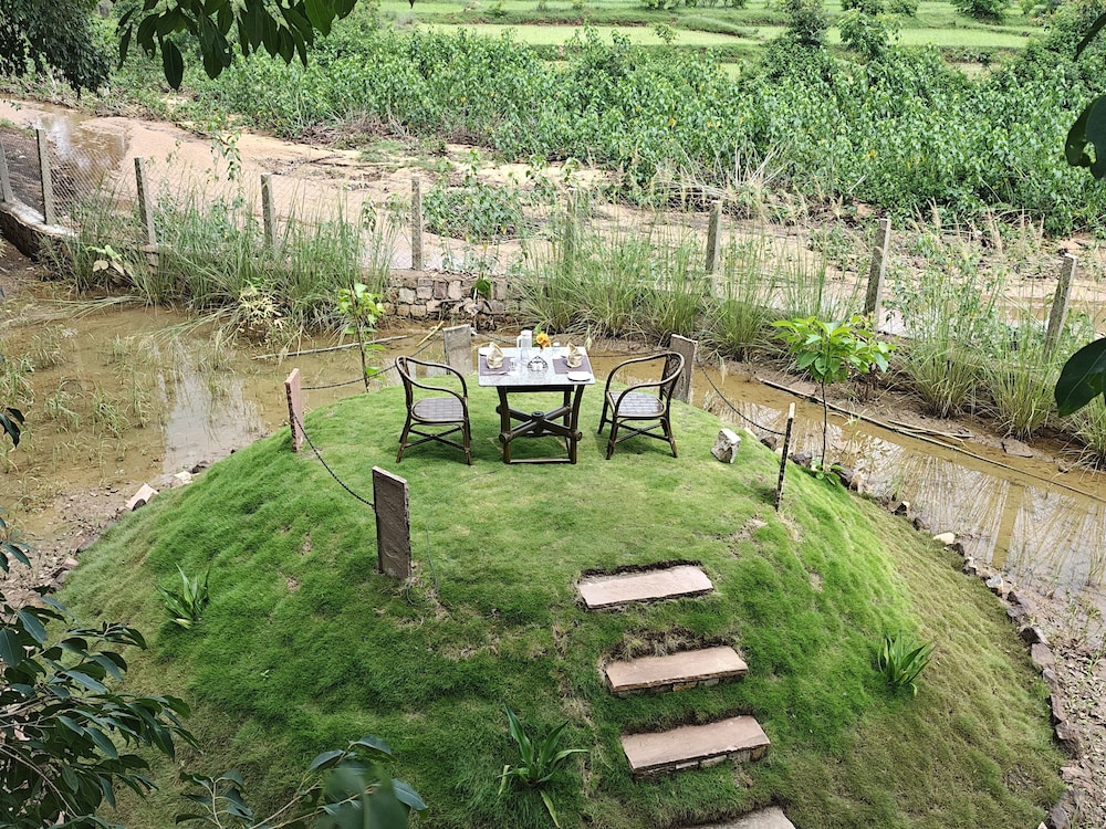 Tathastu Bandhavgarh 59/65
