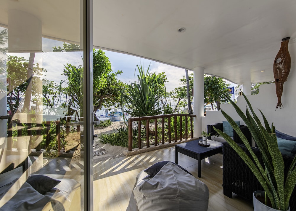 Ocean Vida Beach And Dive Resort 28/65