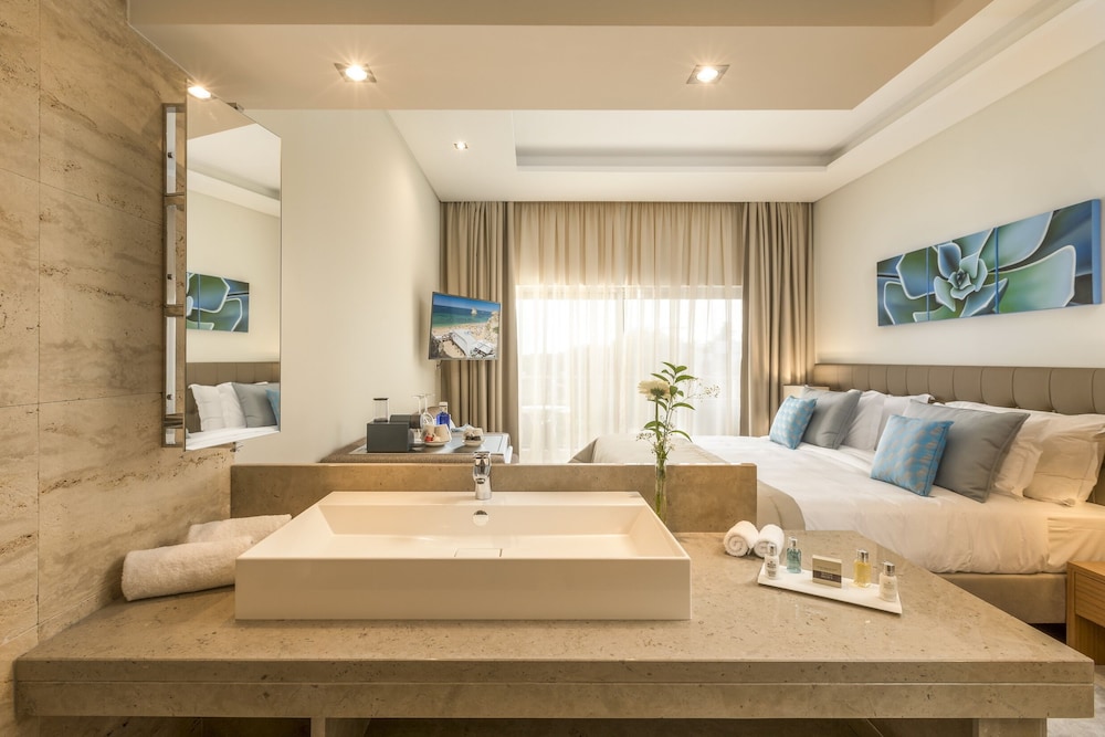 Caneiros Luxury House & Suites 45/67