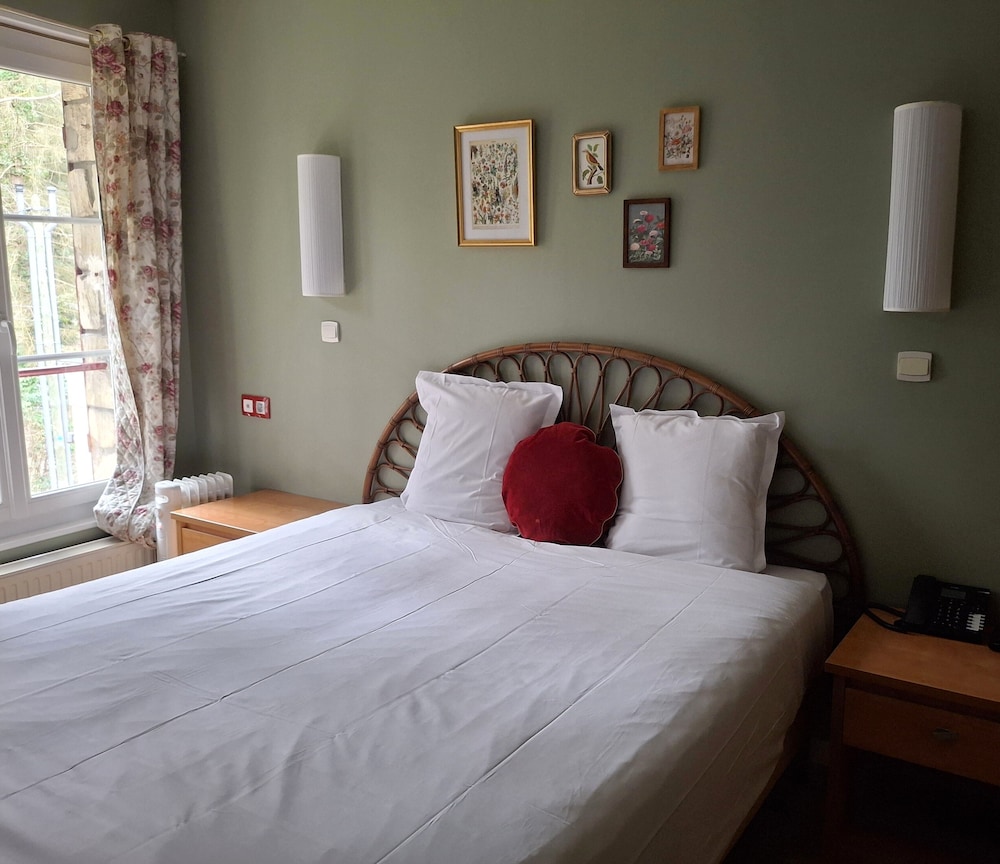 Hipotel Hostellerie Du Lys 15/49