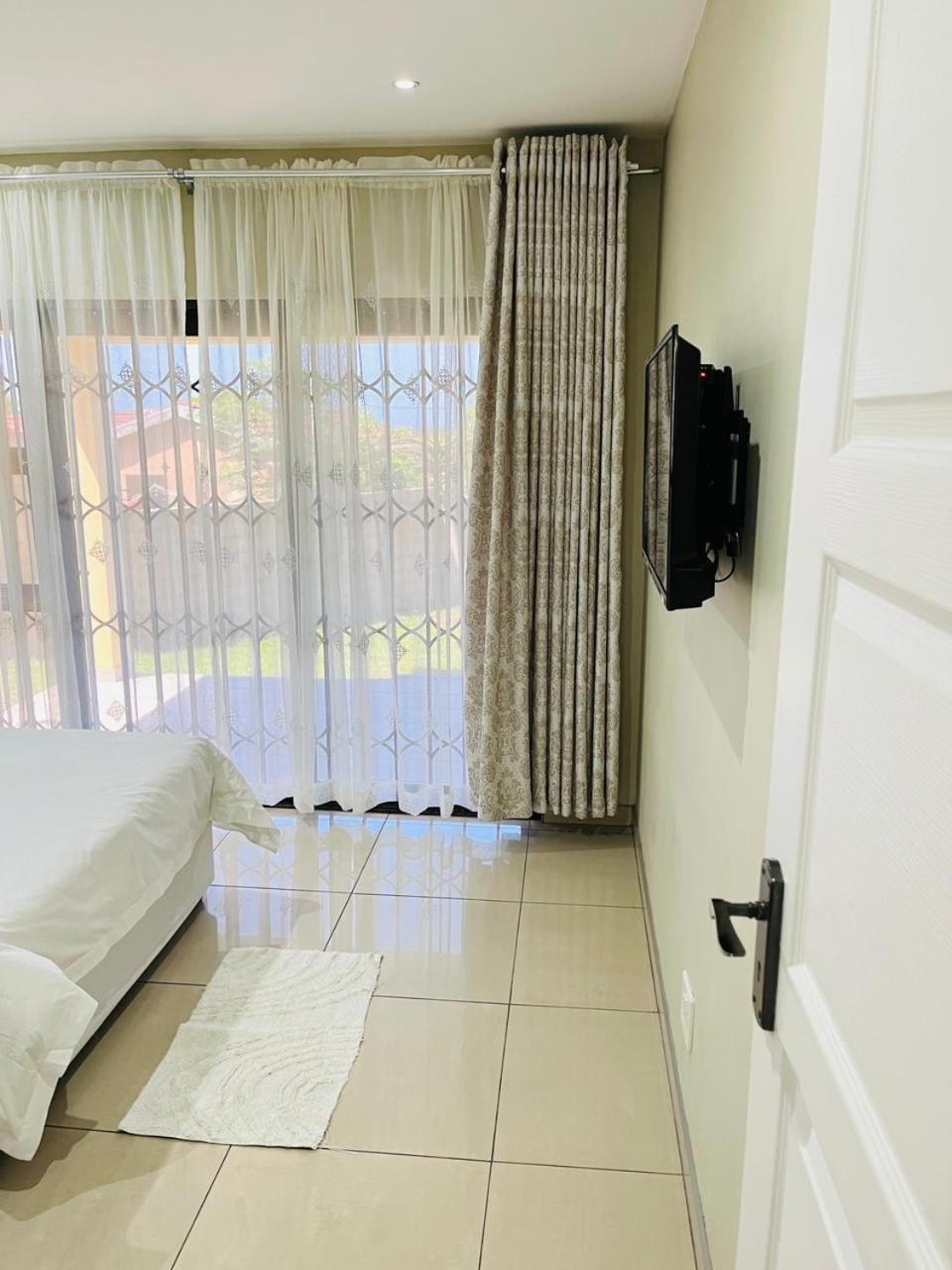 Langelihle Accommodation in Margate 37/37